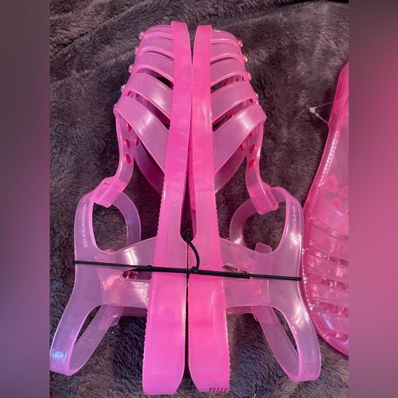 NNT wonder nation pink w/rhinestones/buckle up sandals available sizes in 4 & 5 - Picture 5 of 9